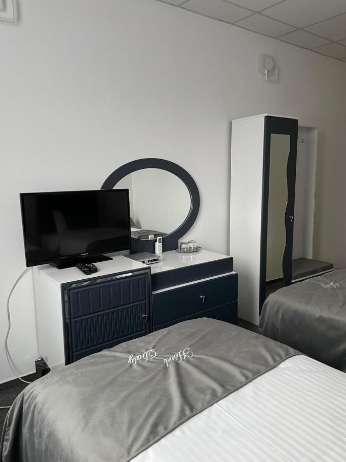 Hotel Daly Плоешти Экстерьер фото