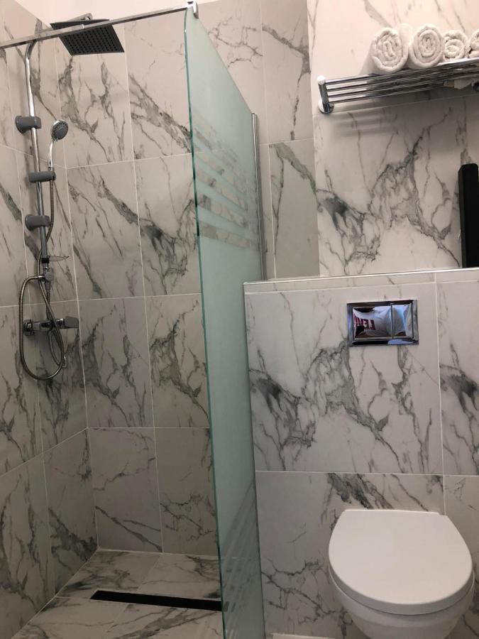 Hotel Daly Плоешти Экстерьер фото