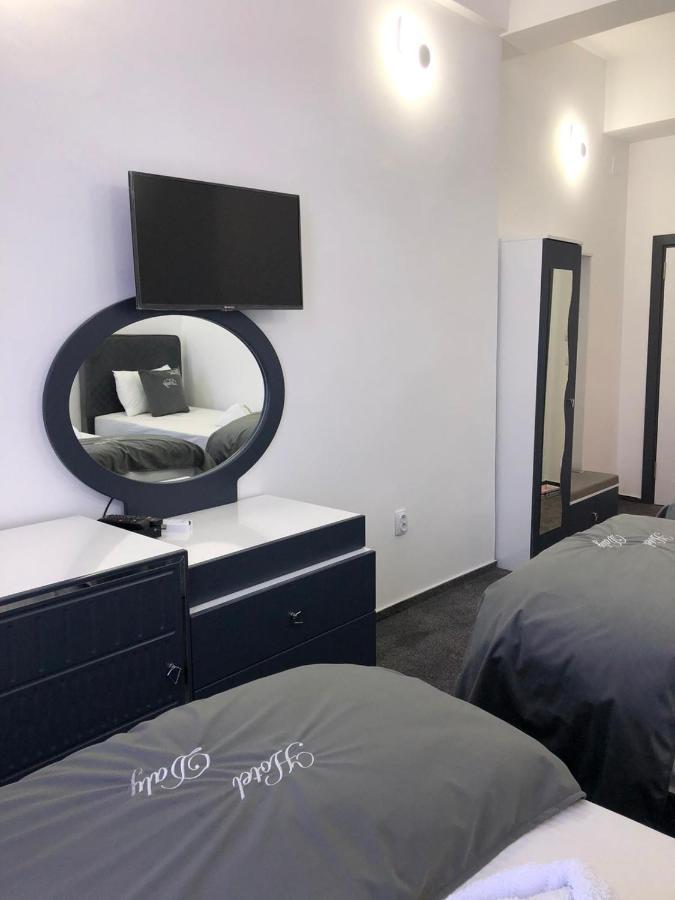 Hotel Daly Плоешти Экстерьер фото