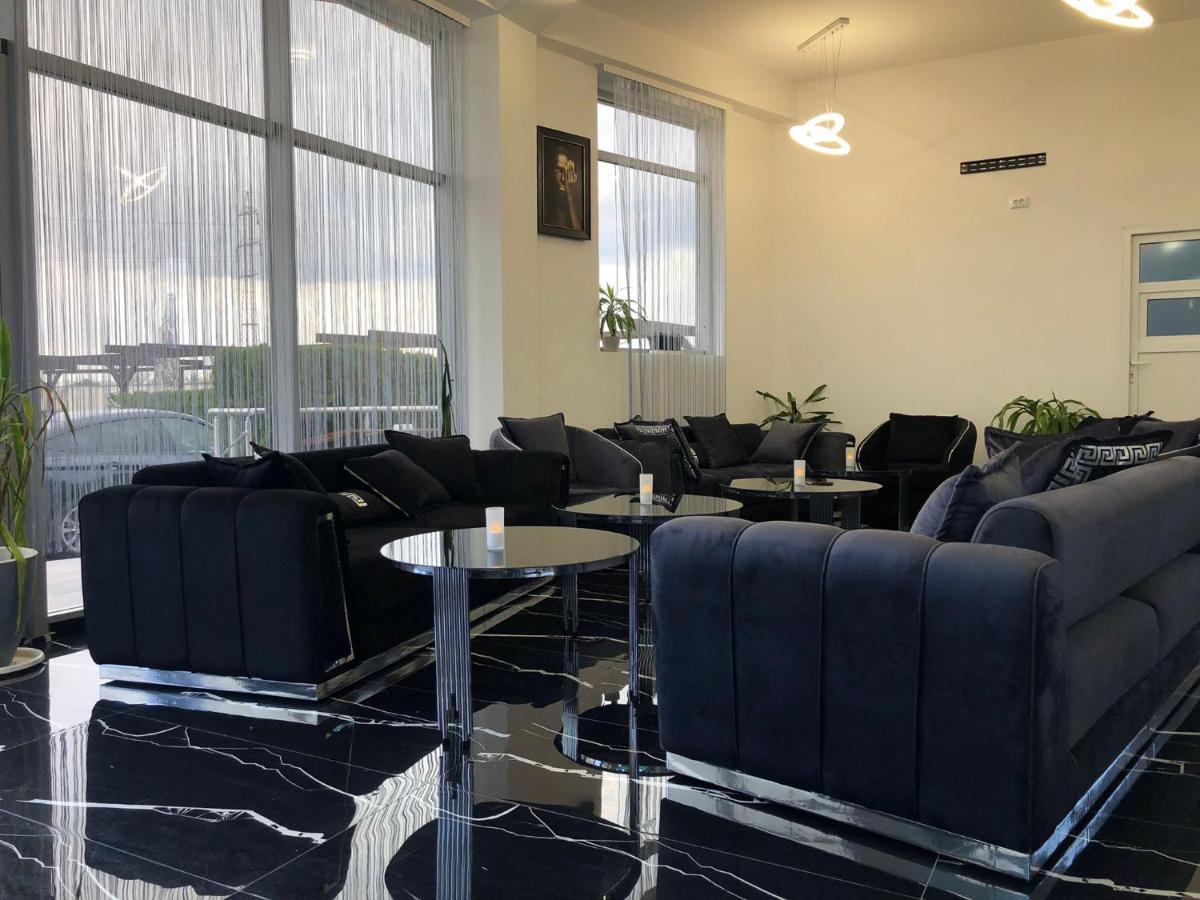 Hotel Daly Плоешти Экстерьер фото