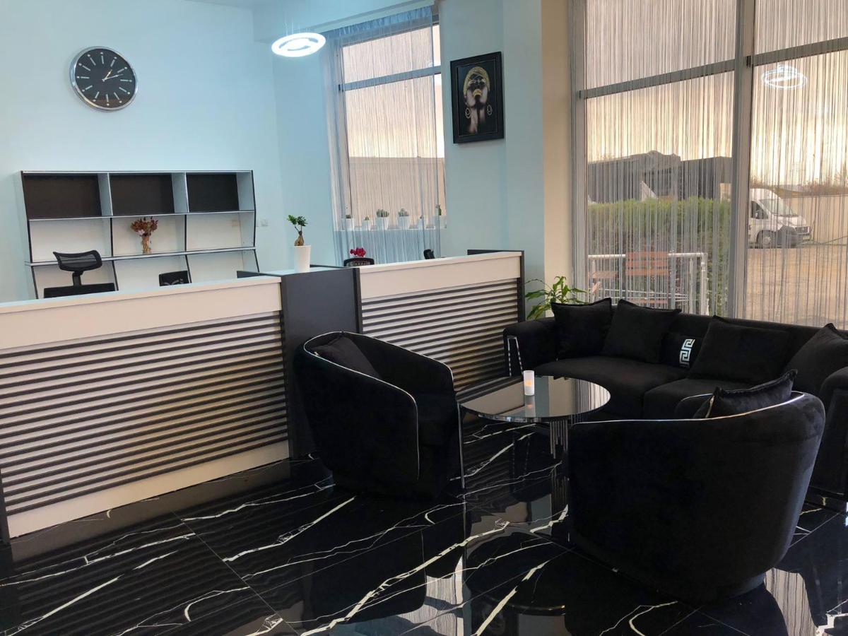 Hotel Daly Плоешти Экстерьер фото