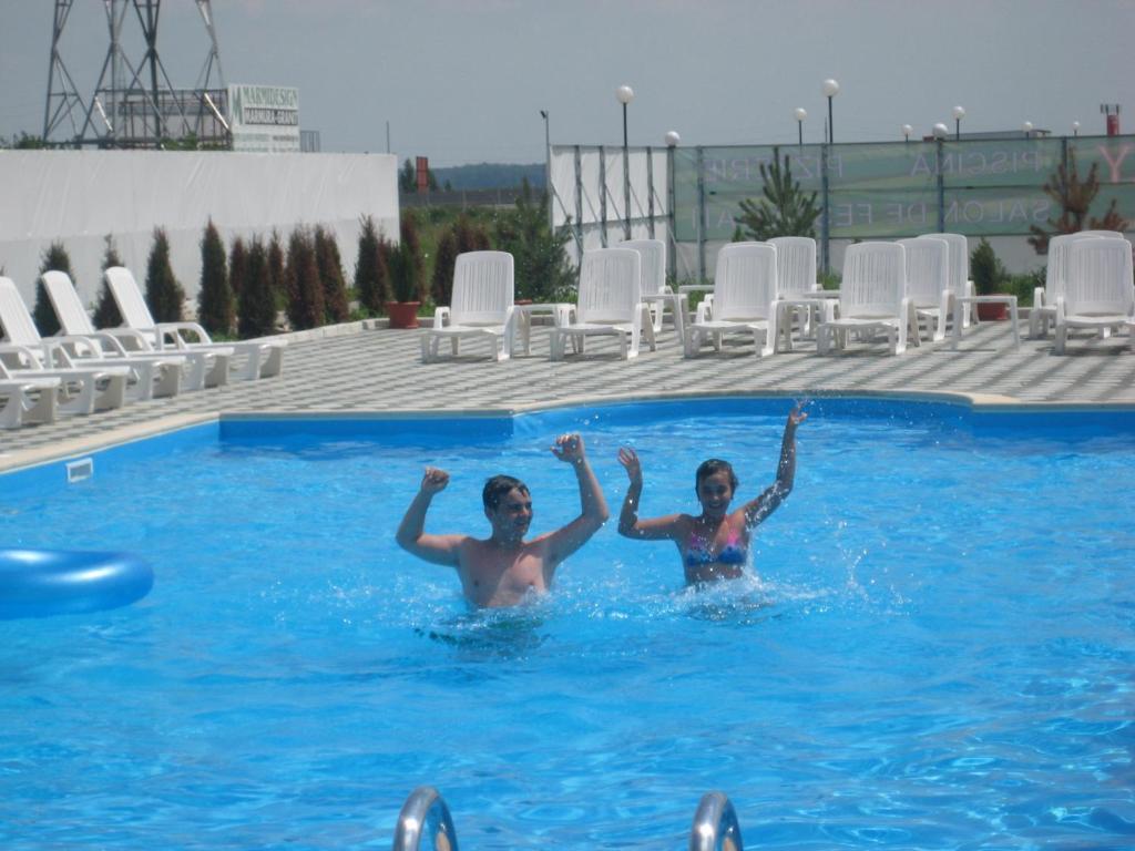 Hotel Daly Плоешти Экстерьер фото